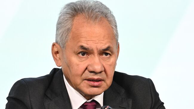 Шойгу рассказал о контрактах, подписанных на ф…