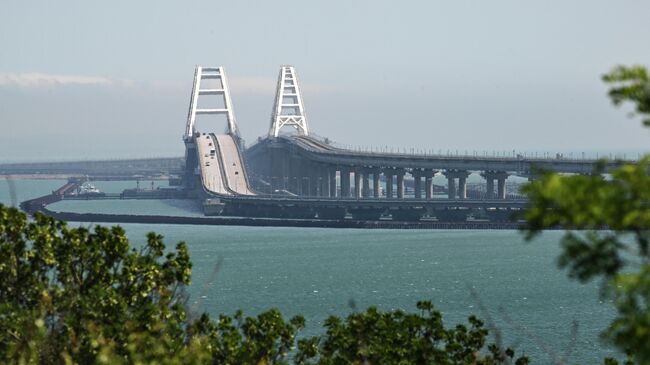 Движение по Крымскому мосту временно остановле…