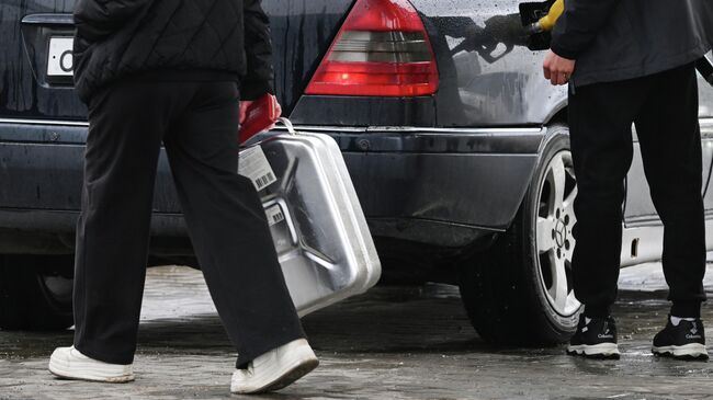 В Крыму ввели лимит в 20 литров на продажу бен…