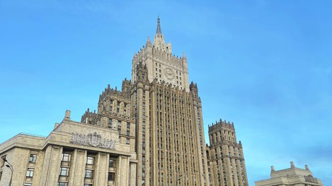 Западные кураторы оправдывают преступления кие…